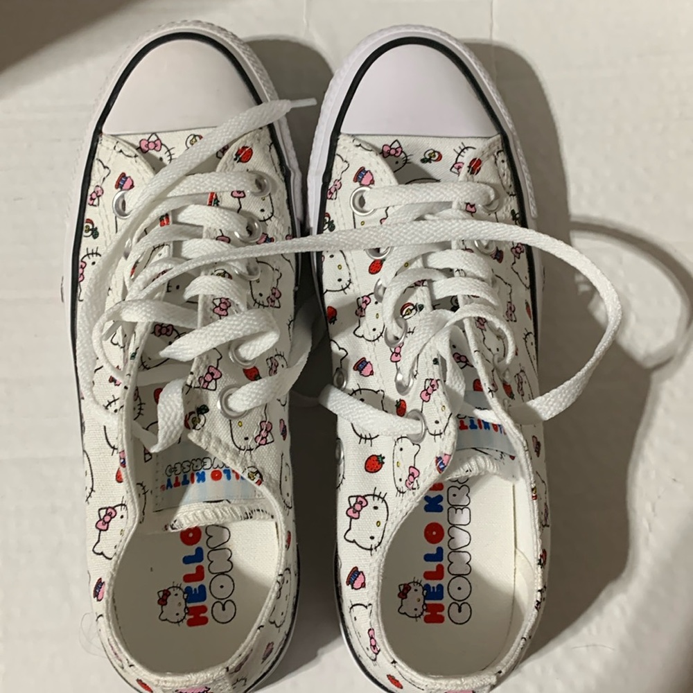 Hello Kitty Converse Allstars